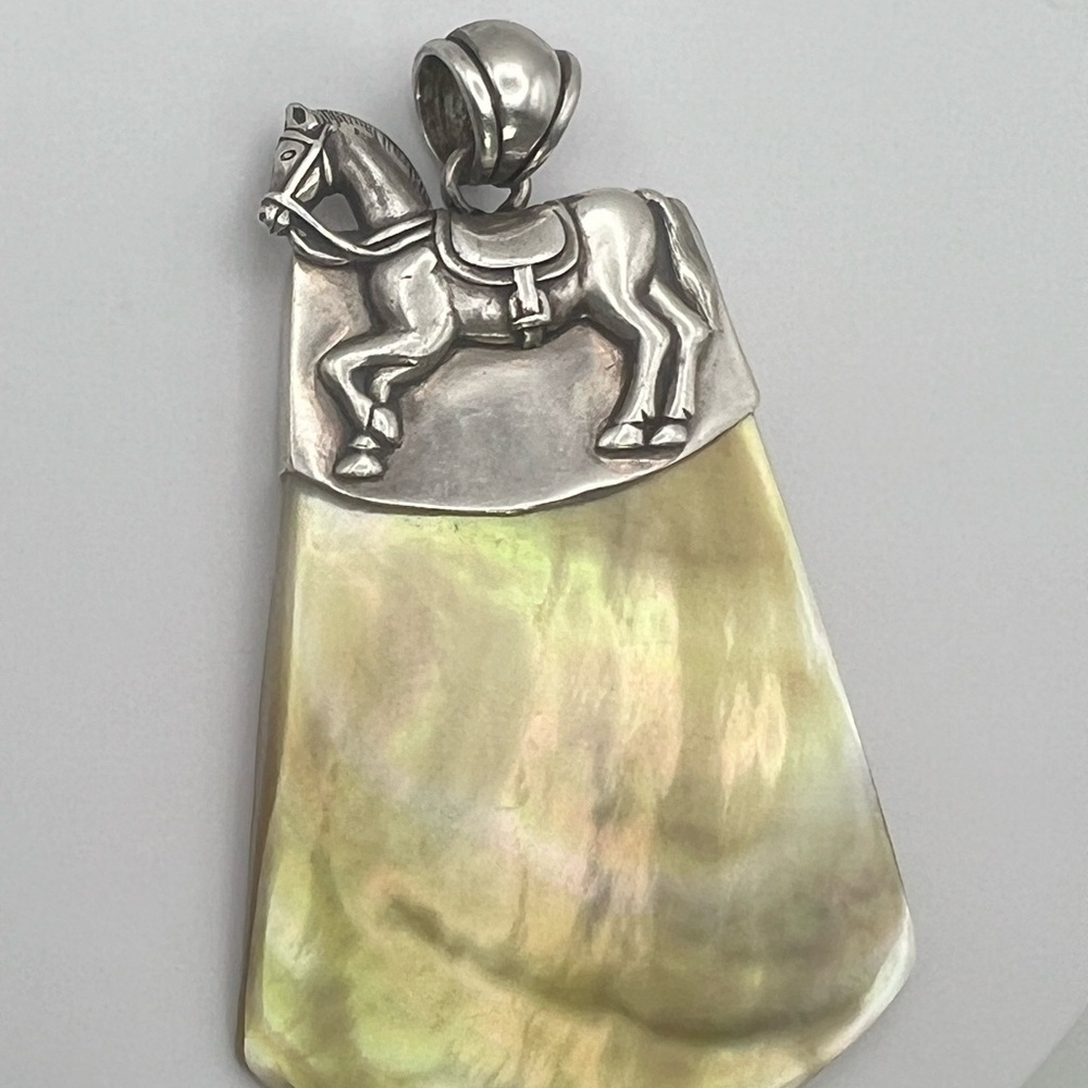 Vintage horse 950 sterling silver stamp  pendant with mother of pearl RARE 39g